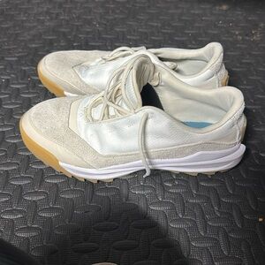 Used worn 2 times Sorel ONA 718 sneakers. Tan and White size 12